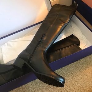 Stuart Weitzman Allserve Brand New